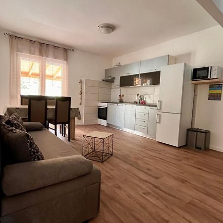 Apartments Jaska Супетарська Драґа Екстер'єр фото